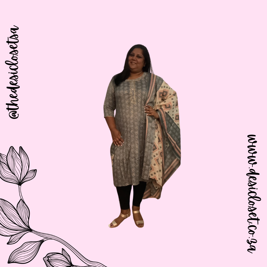 Top with scarf (Plus Sizes Only)