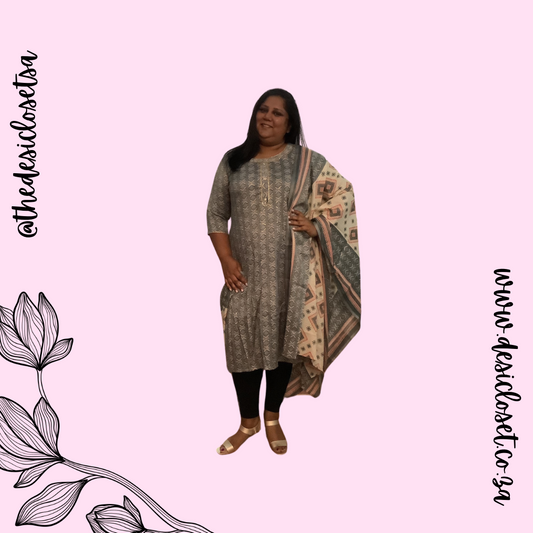 Top with scarf (Plus Sizes Only)