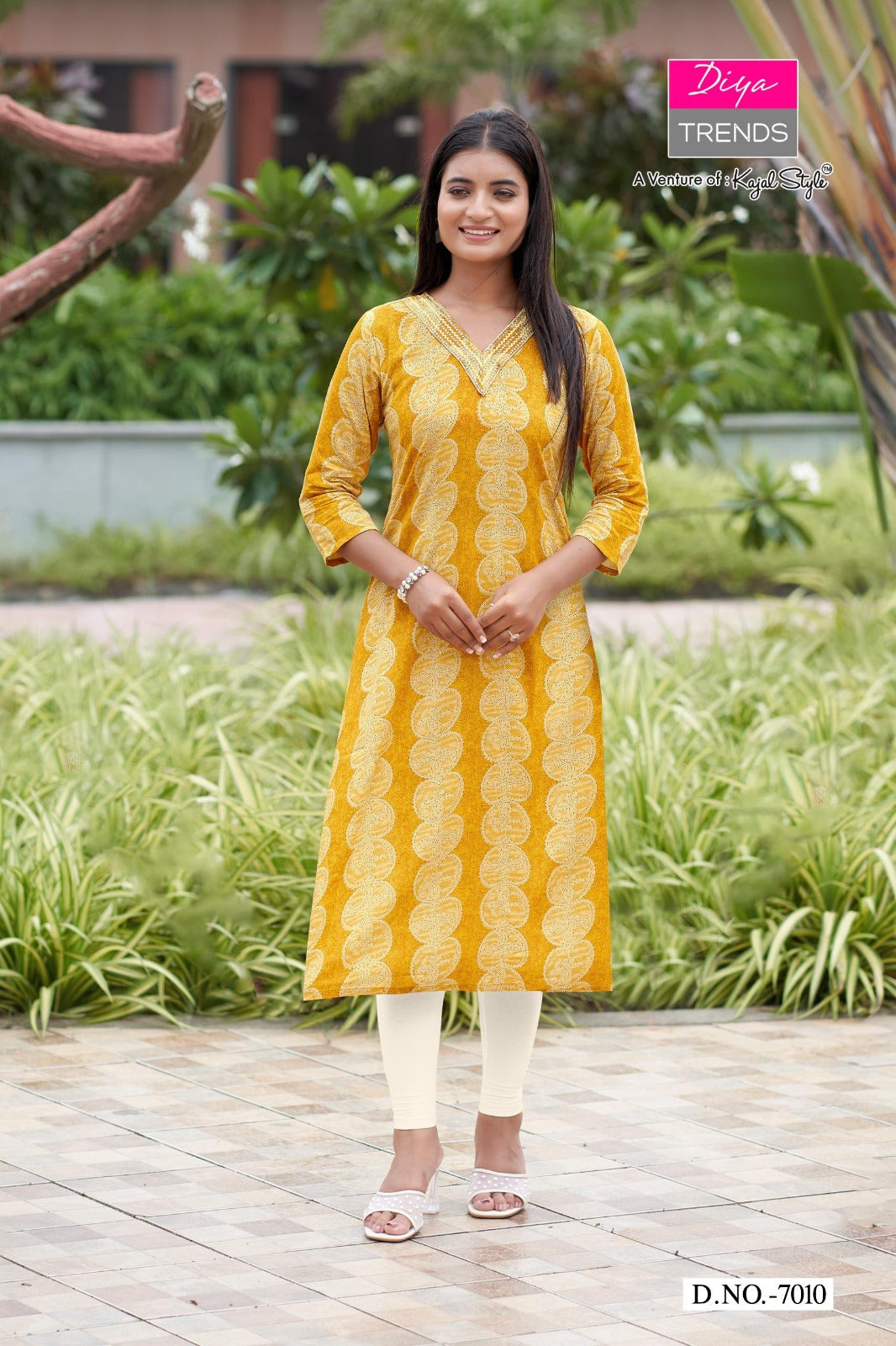 Straight-Cut Printed Rayon Top